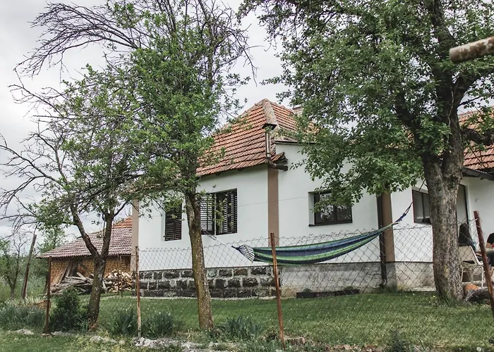 Jela Countryside House Дом отдыха *